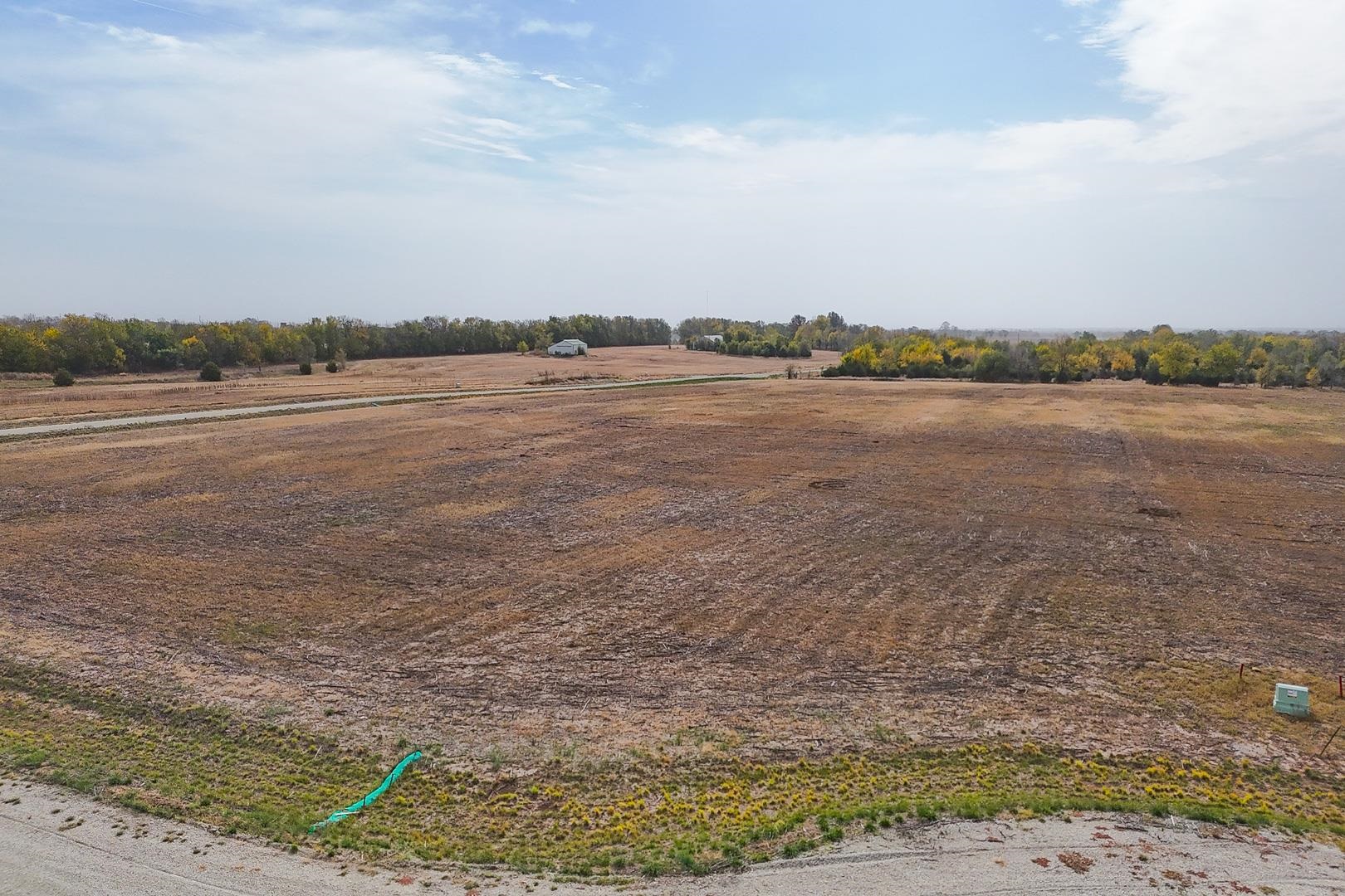 7.3 +/- Acres On SW 220th Douglass KS 67039