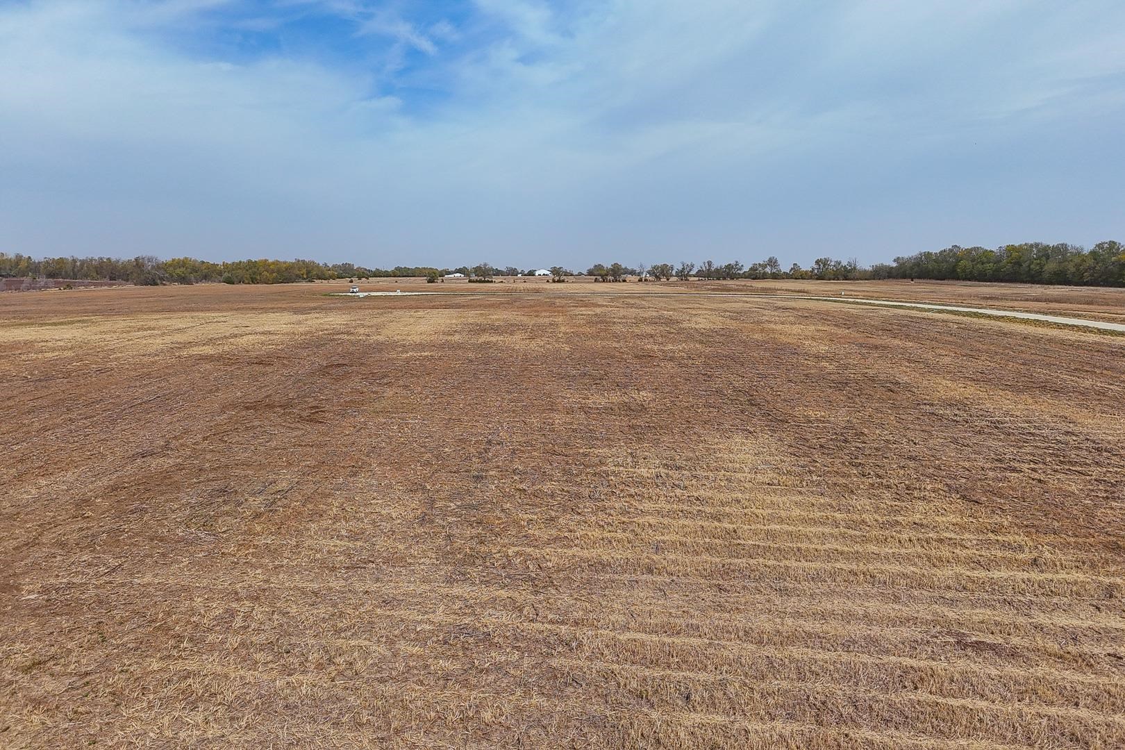 7.3 +/- Acres On SW 220th Douglass KS 67039