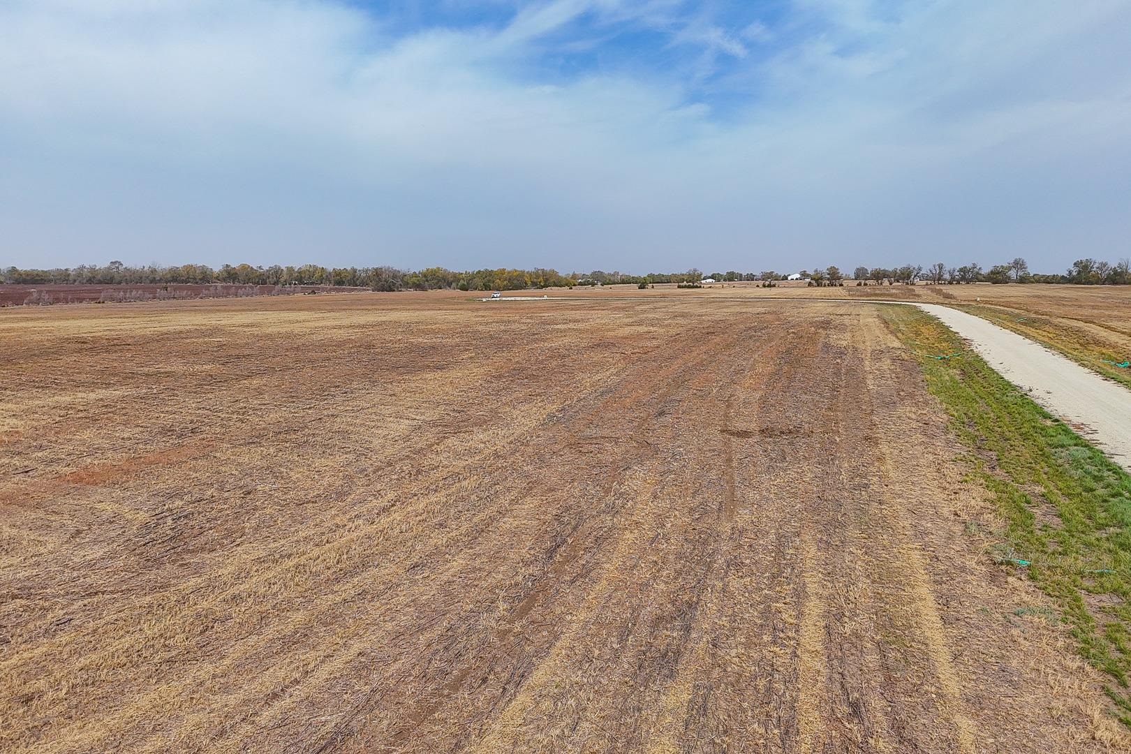 7.3 +/- Acres On SW 220th Douglass KS 67039