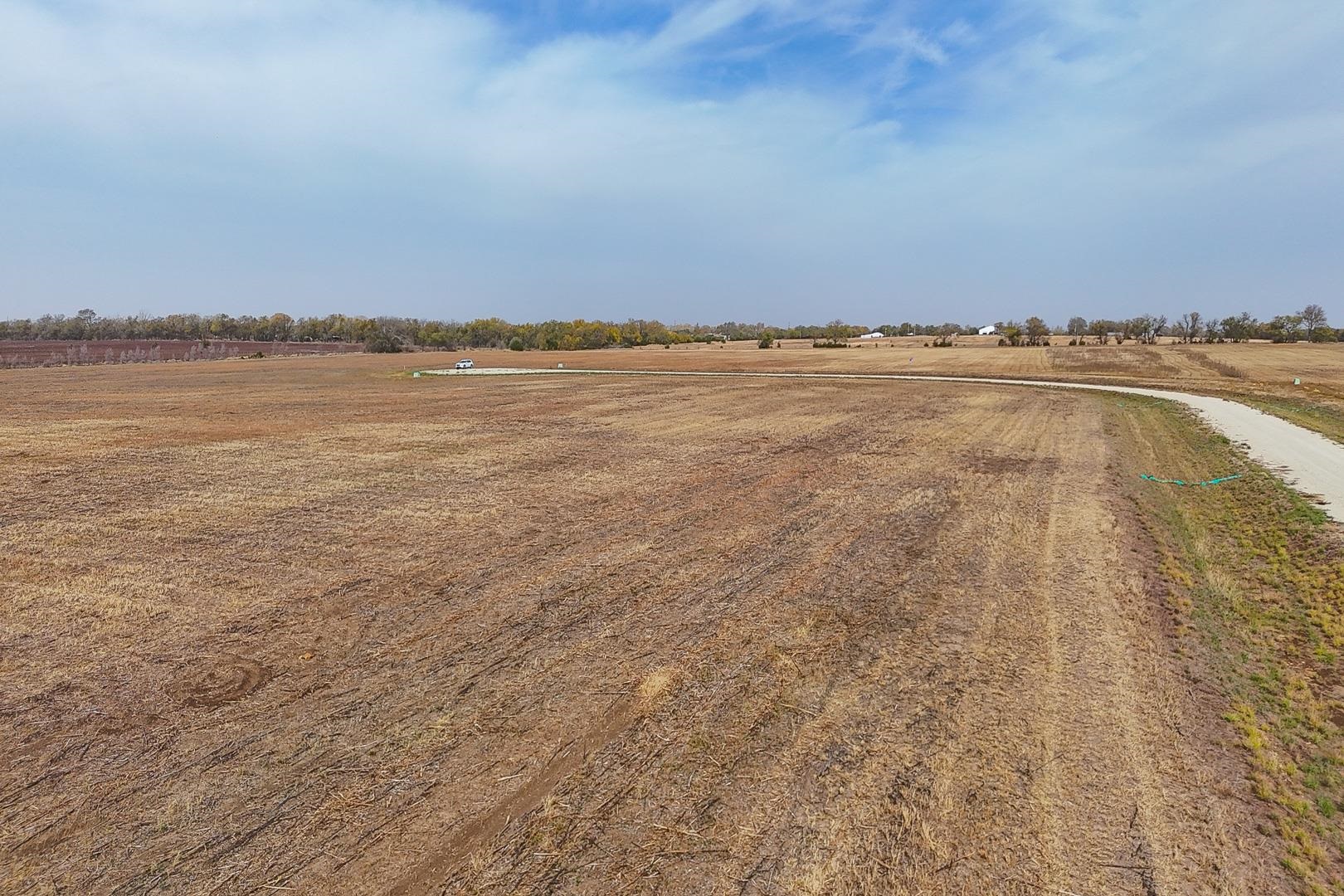 7.3 +/- Acres On SW 220th Douglass KS 67039