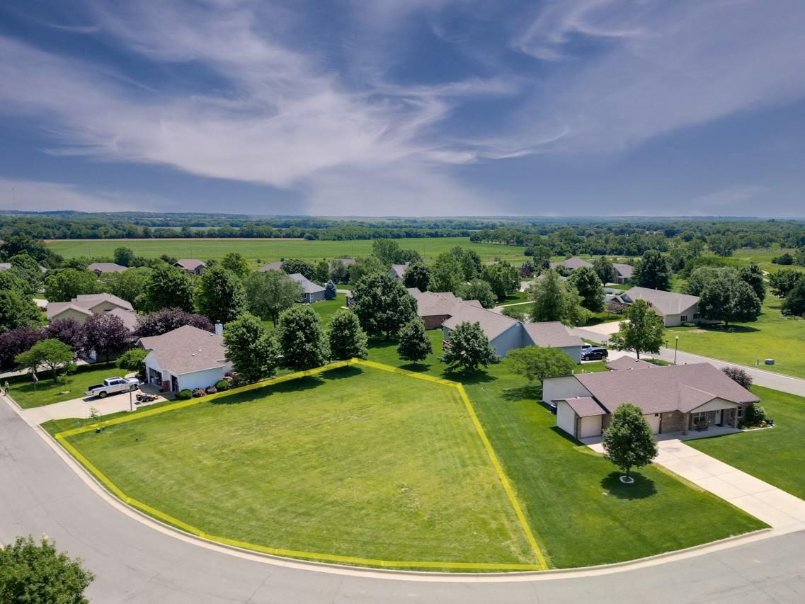 607 Quail Nest Road Winfield KS 67156