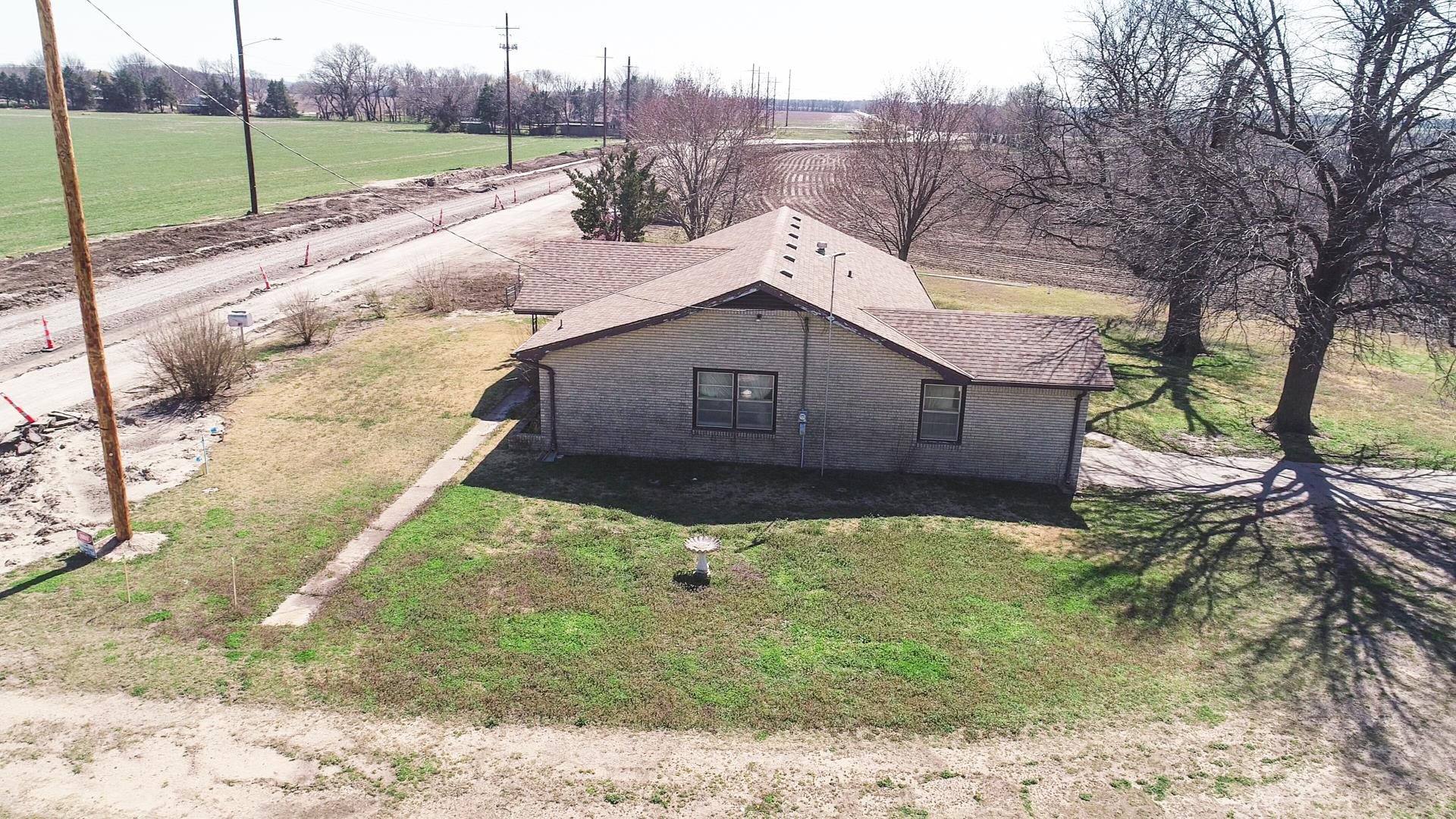 7945 N Seneca Street Valley Center KS 67147