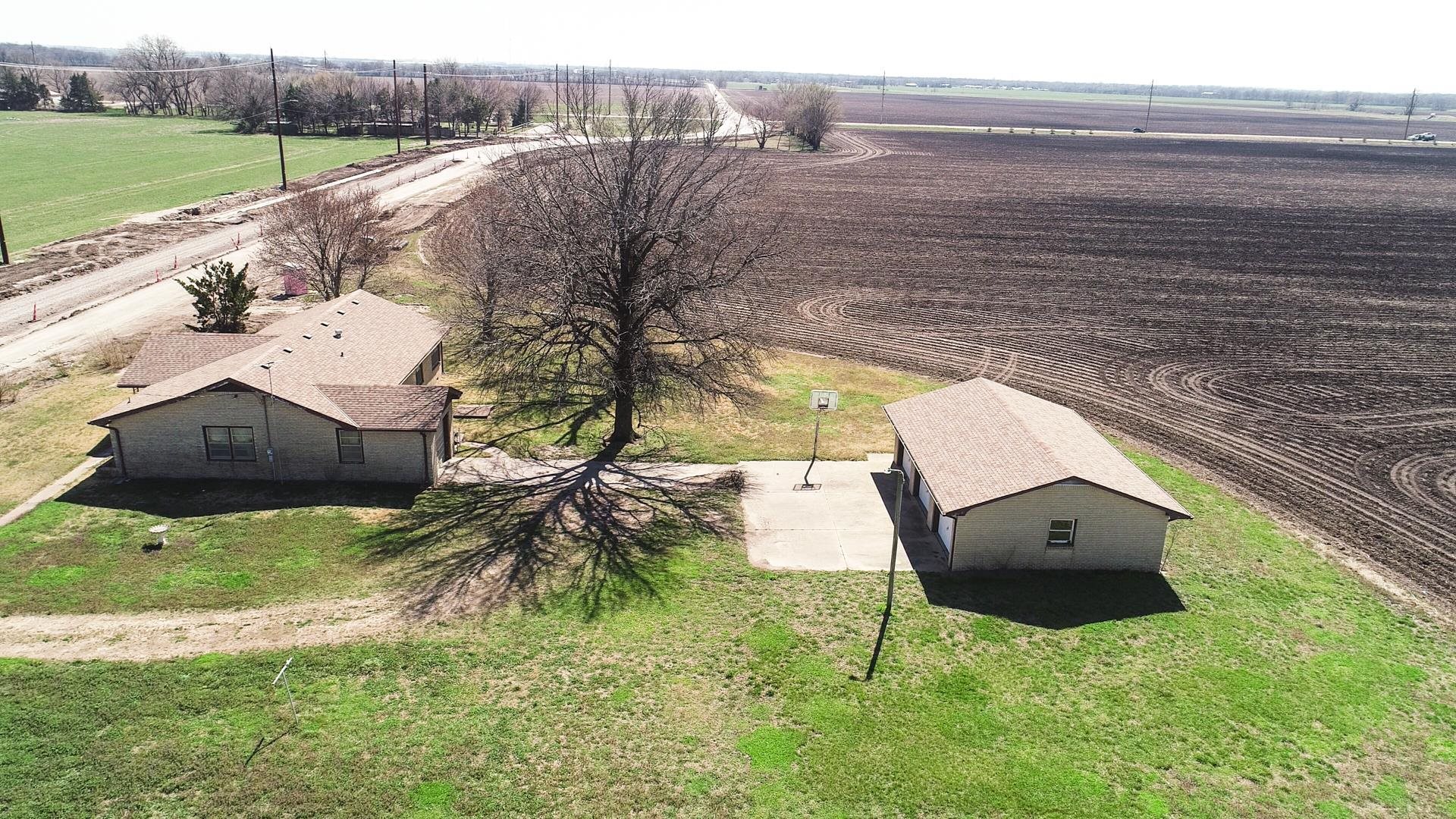 7945 N Seneca Street Valley Center KS 67147