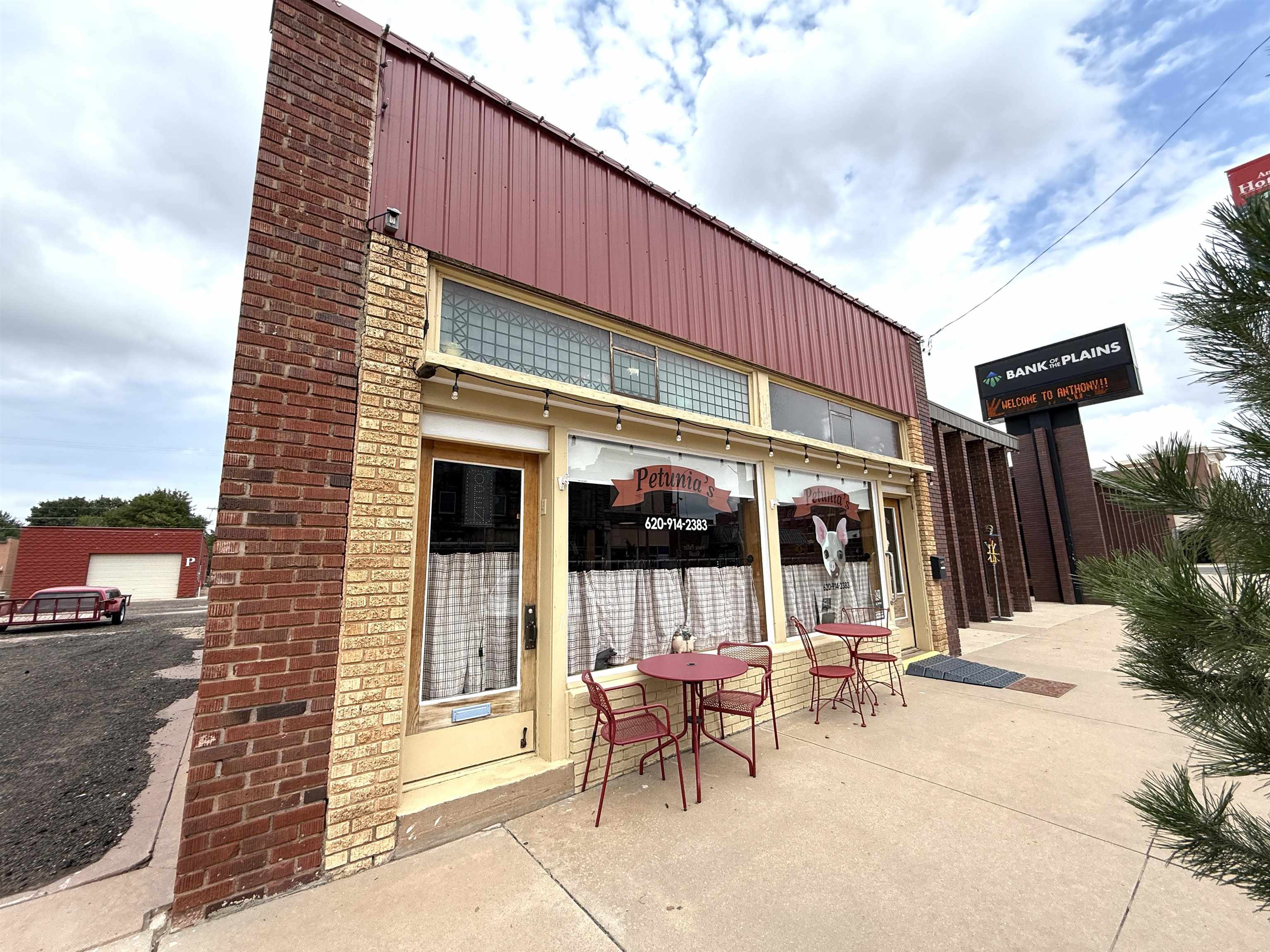 211 W Main Street Anthony KS 67003