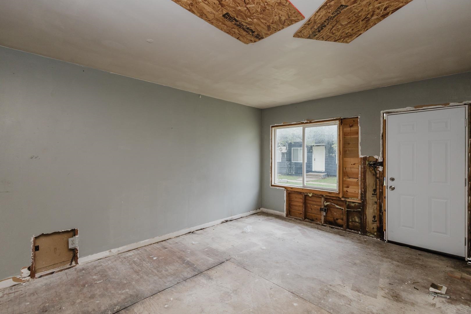 729 Sylvan Wichita KS 67218
