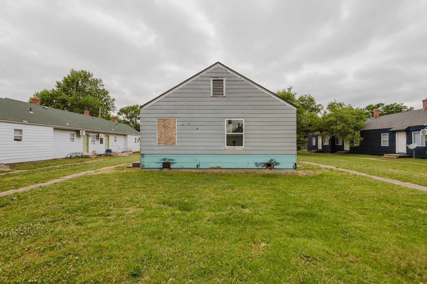 729 Sylvan Wichita KS 67218