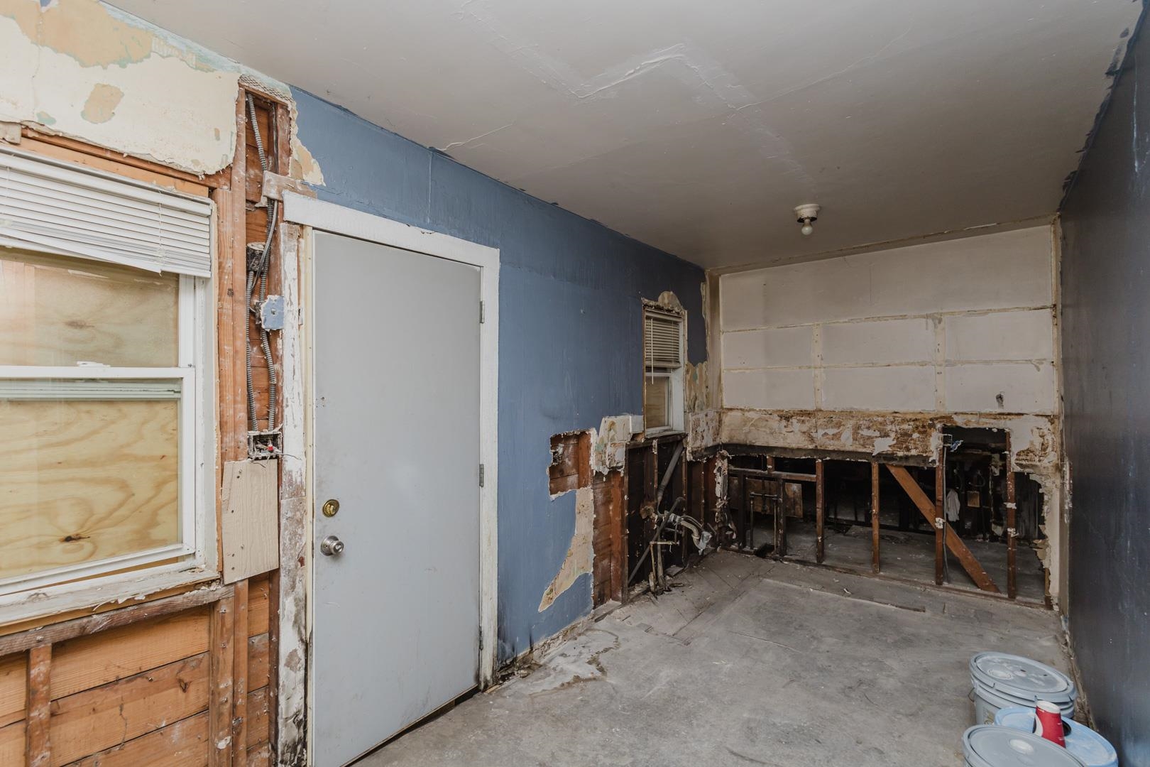 729 Sylvan Wichita KS 67218
