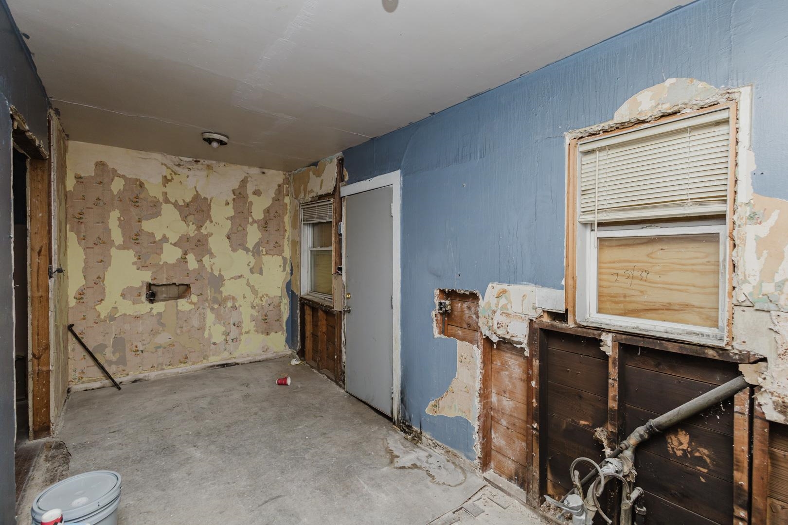 729 Sylvan Wichita KS 67218