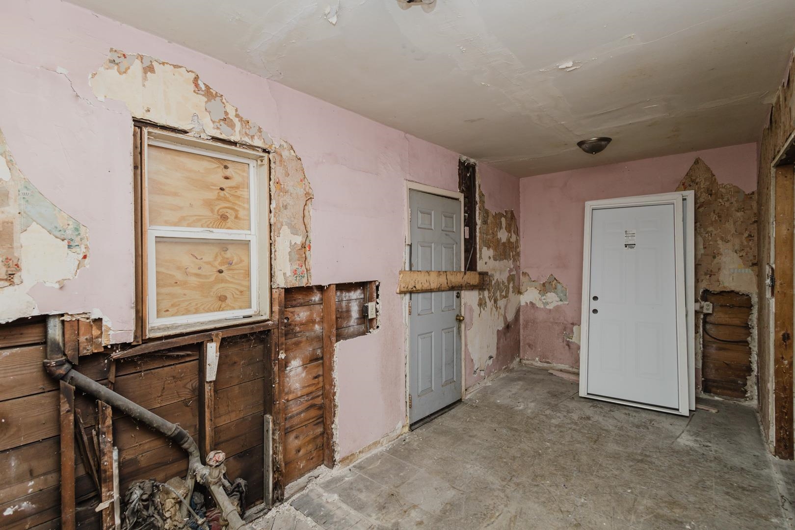729 Sylvan Wichita KS 67218