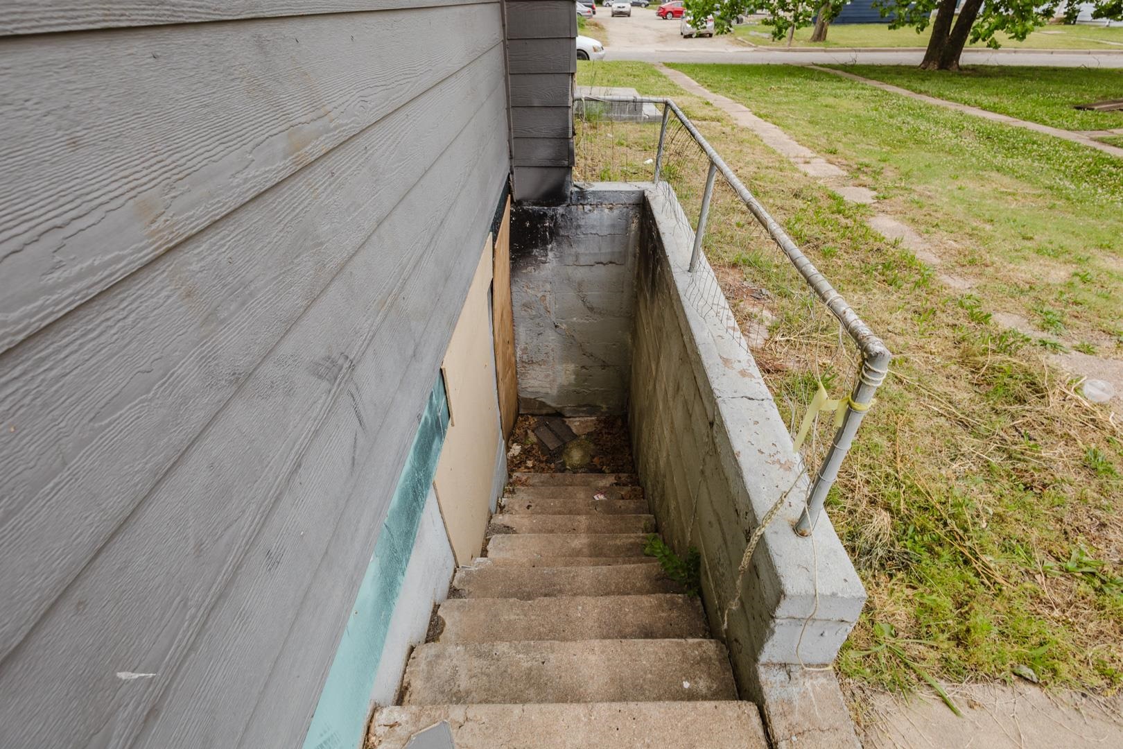 729 Sylvan Wichita KS 67218