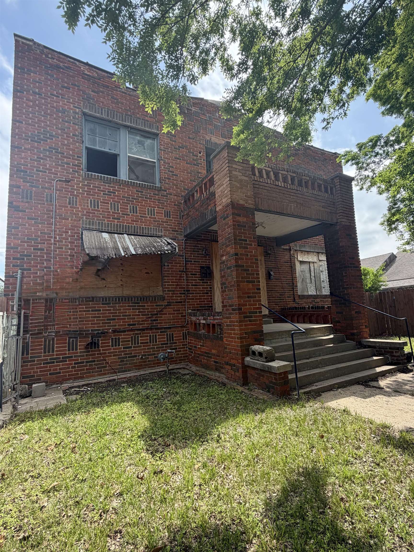 432 N Minnesota Wichita KS 67214