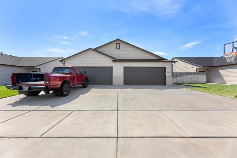 12049 / 12051 W Shadow Lakes Street Maize KS 67205-5261