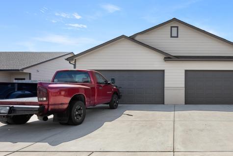 12049 / 12051 W Shadow Lakes Street Maize KS 67205-5261