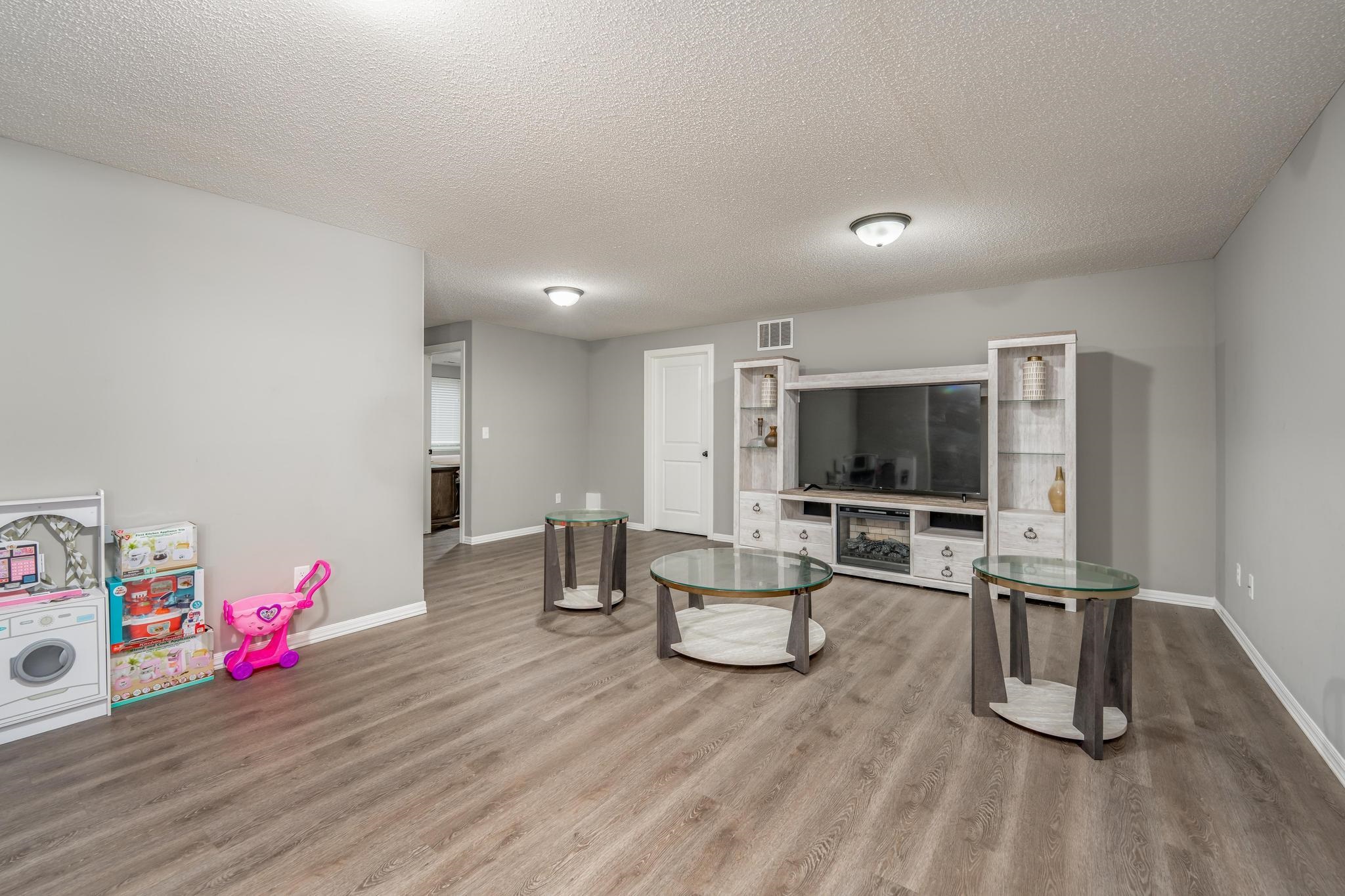 5326-5328 N Cypress Street Bel Aire KS 67226