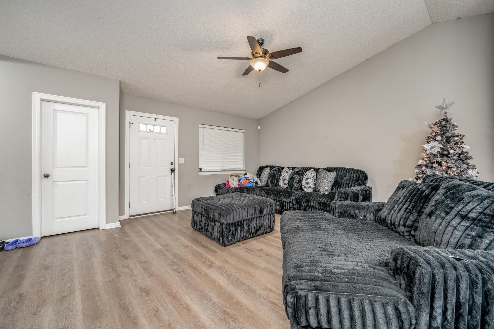 5326-5328 N Cypress Street Bel Aire KS 67226