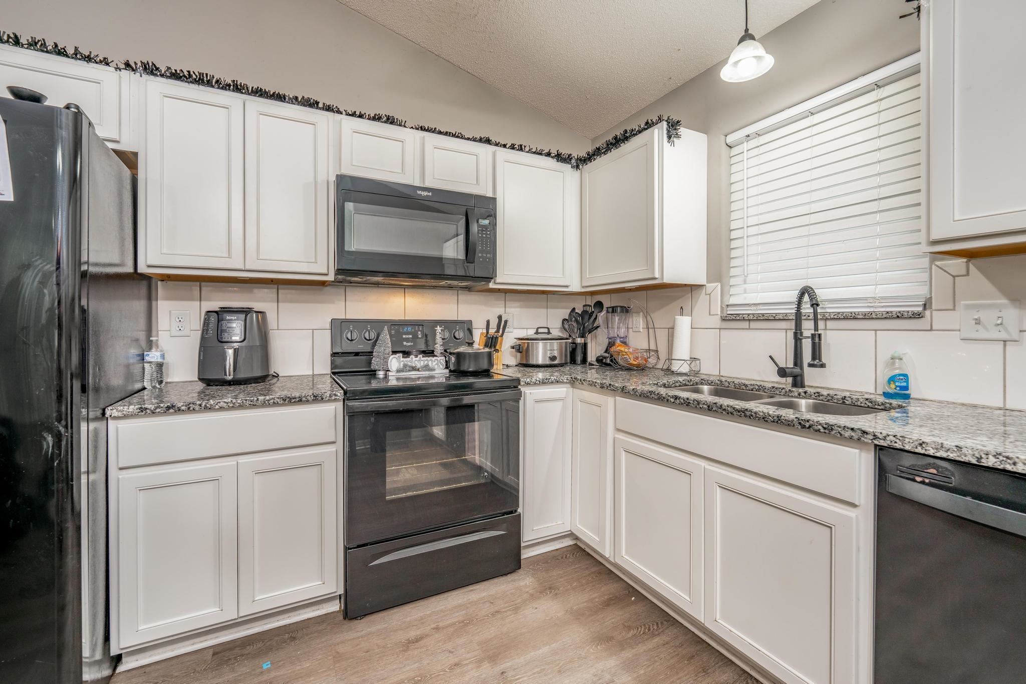 5326-5328 N Cypress Street Bel Aire KS 67226