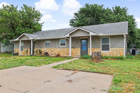 809-811 E 2nd Street Douglass KS 67039