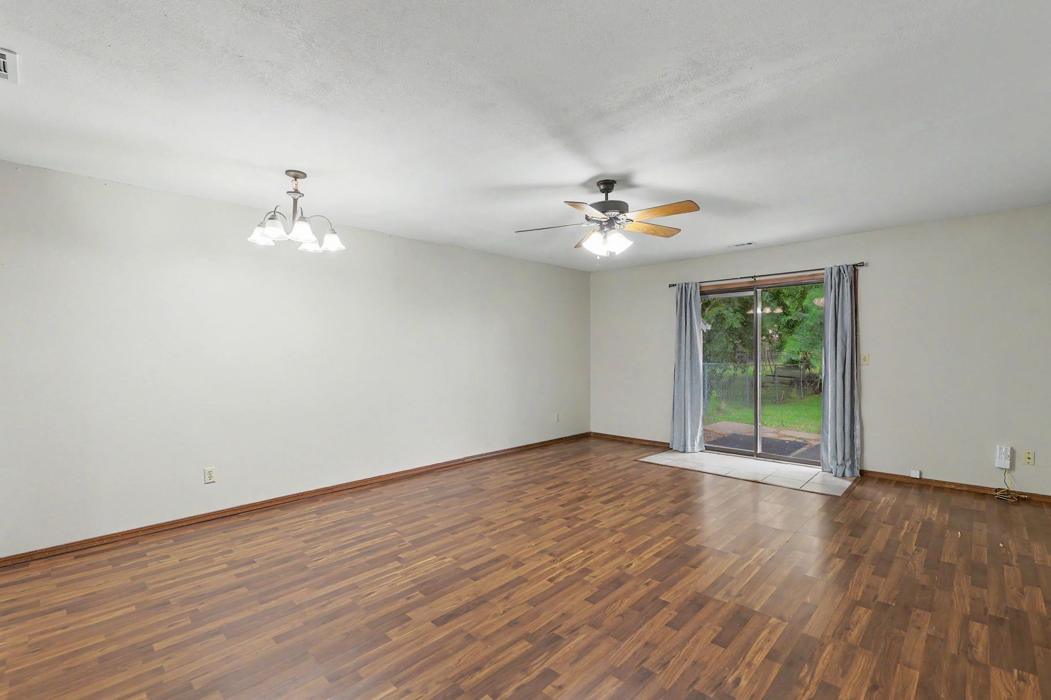 809-811 E 2nd Street Douglass KS 67039