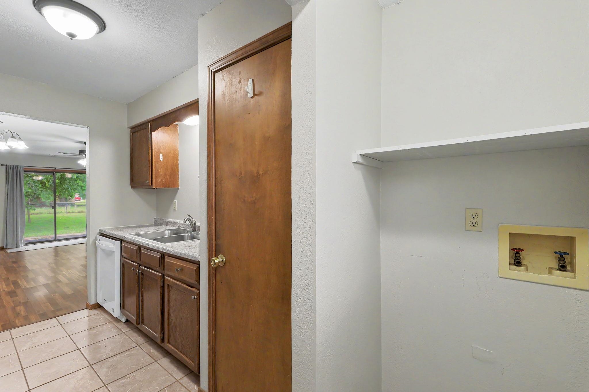 809-811 E 2nd Street Douglass KS 67039