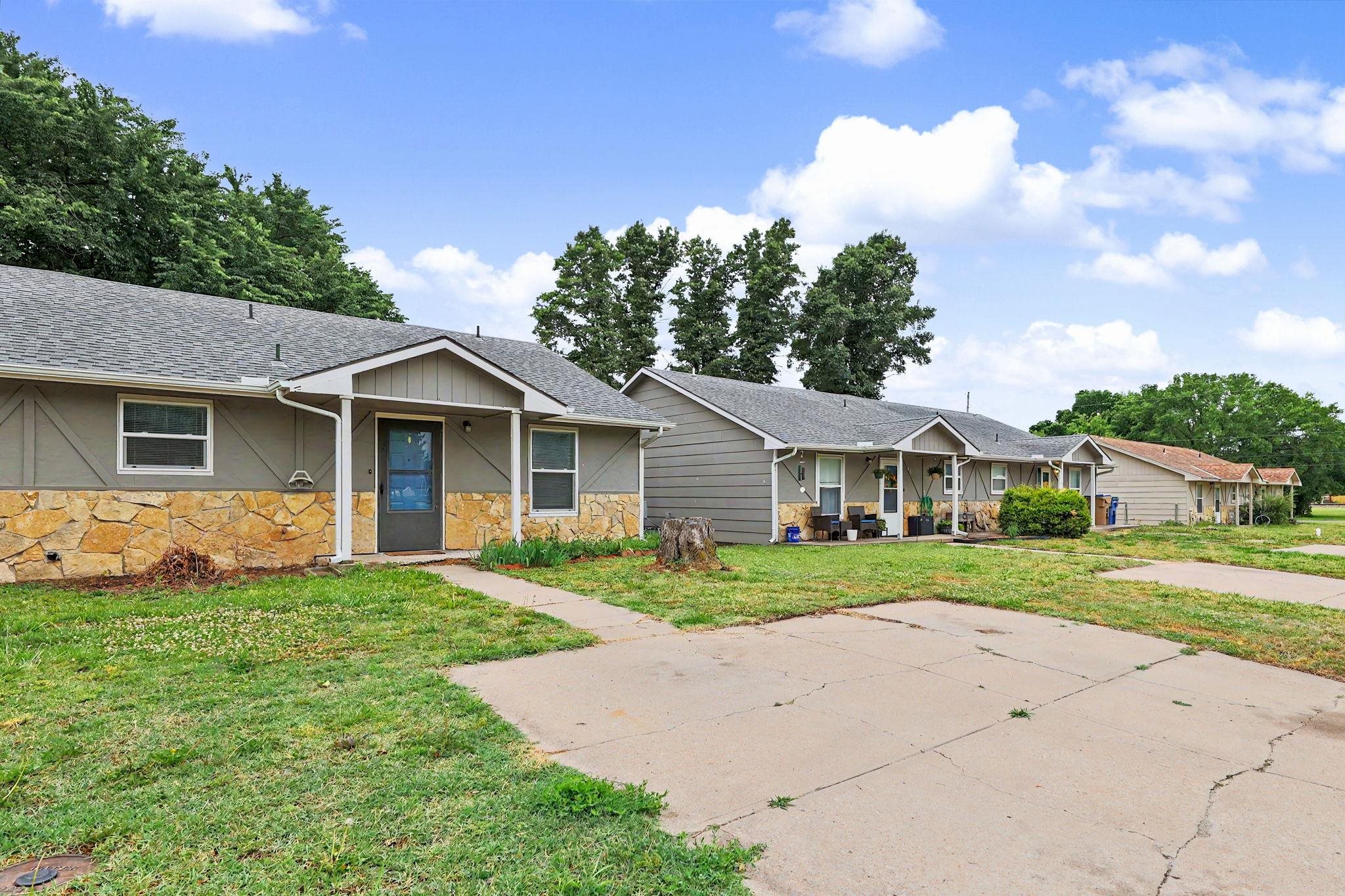809-811 E 2nd Street Douglass KS 67039