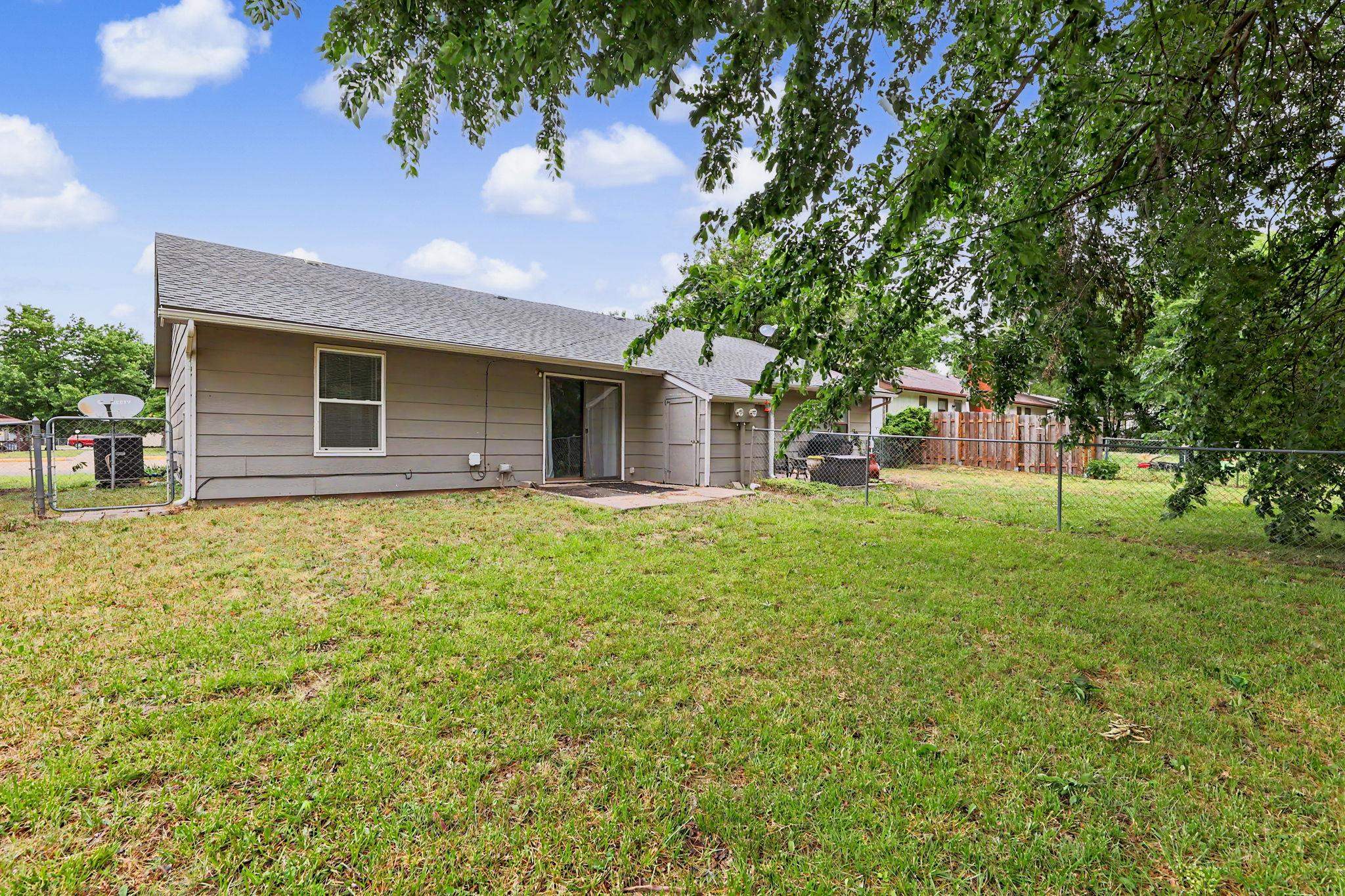 809-811 E 2nd Street Douglass KS 67039