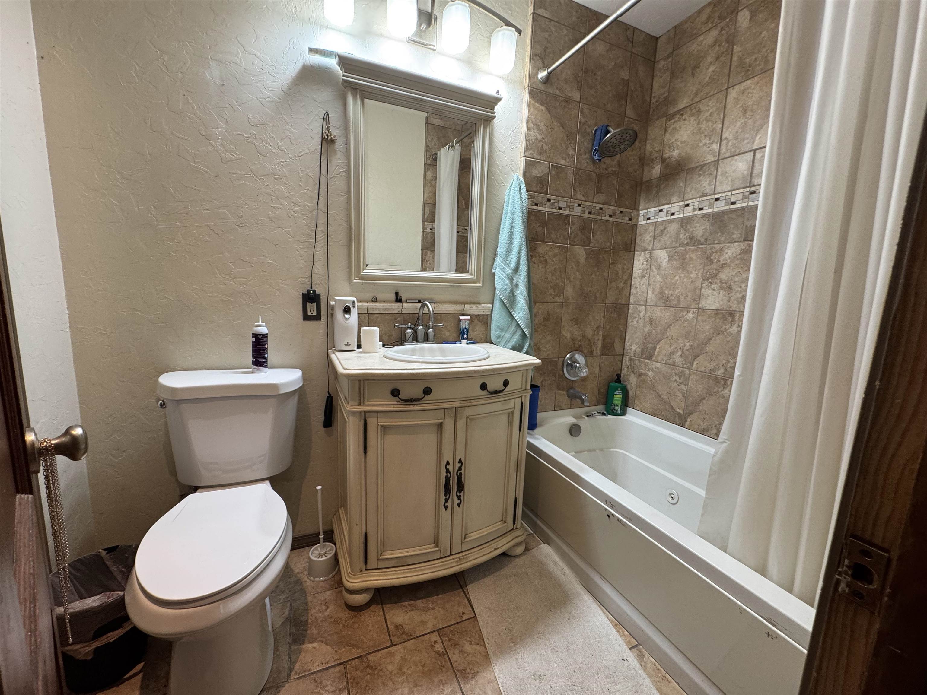 308 E 5th Avenue Arkansas City KS 67005