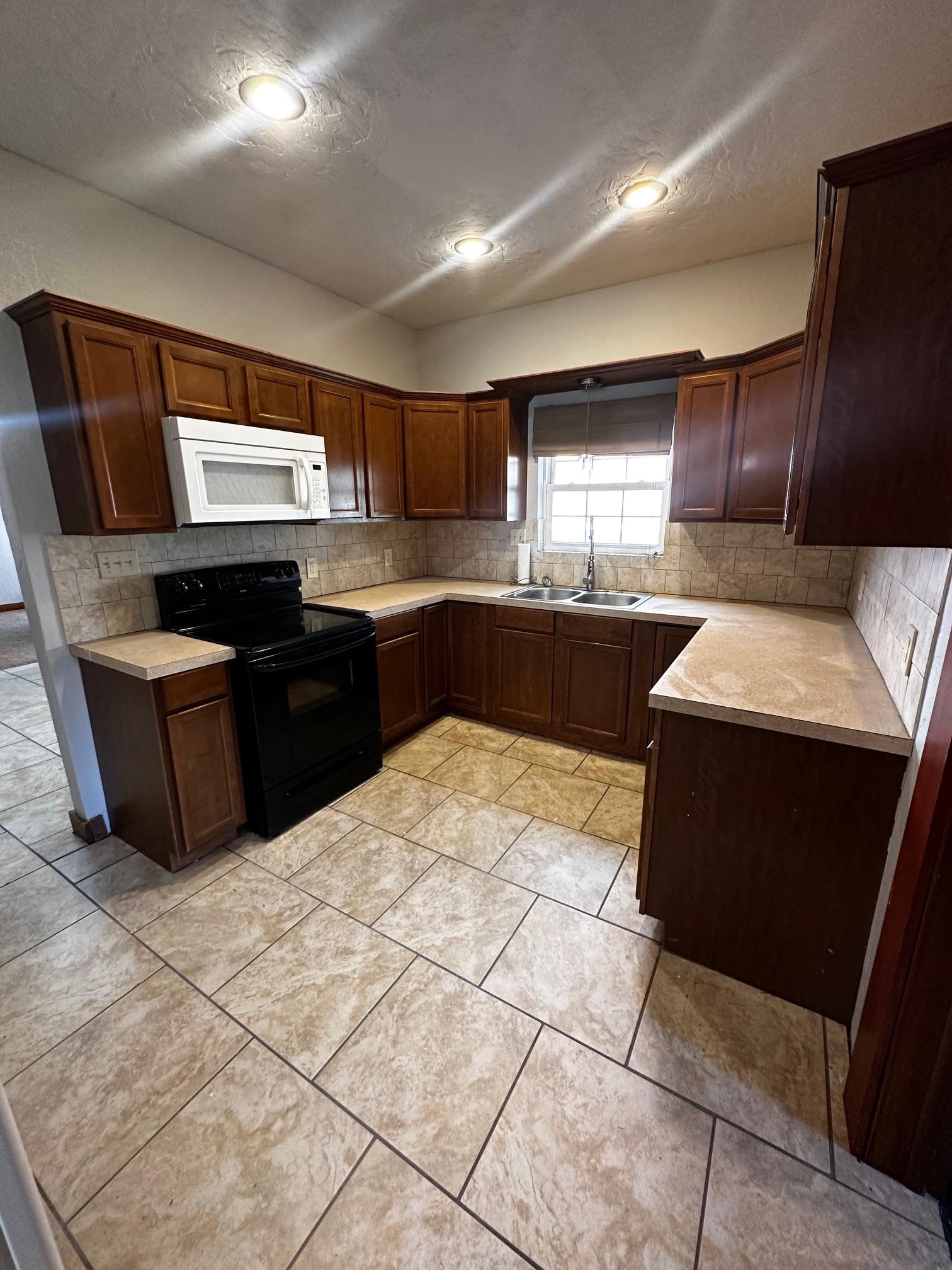 308 E 5th Avenue Arkansas City KS 67005