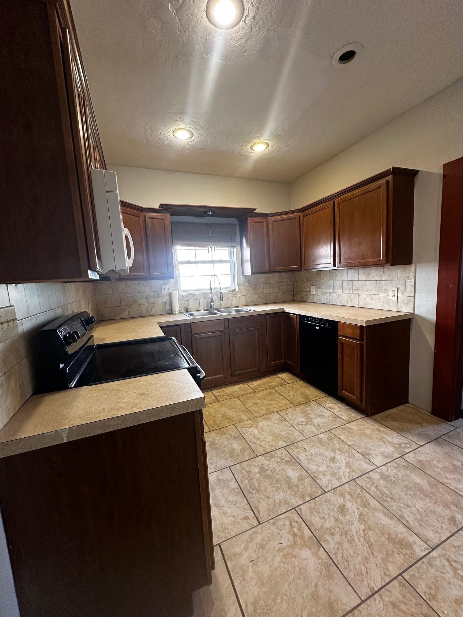 308 E 5th Avenue Arkansas City KS 67005