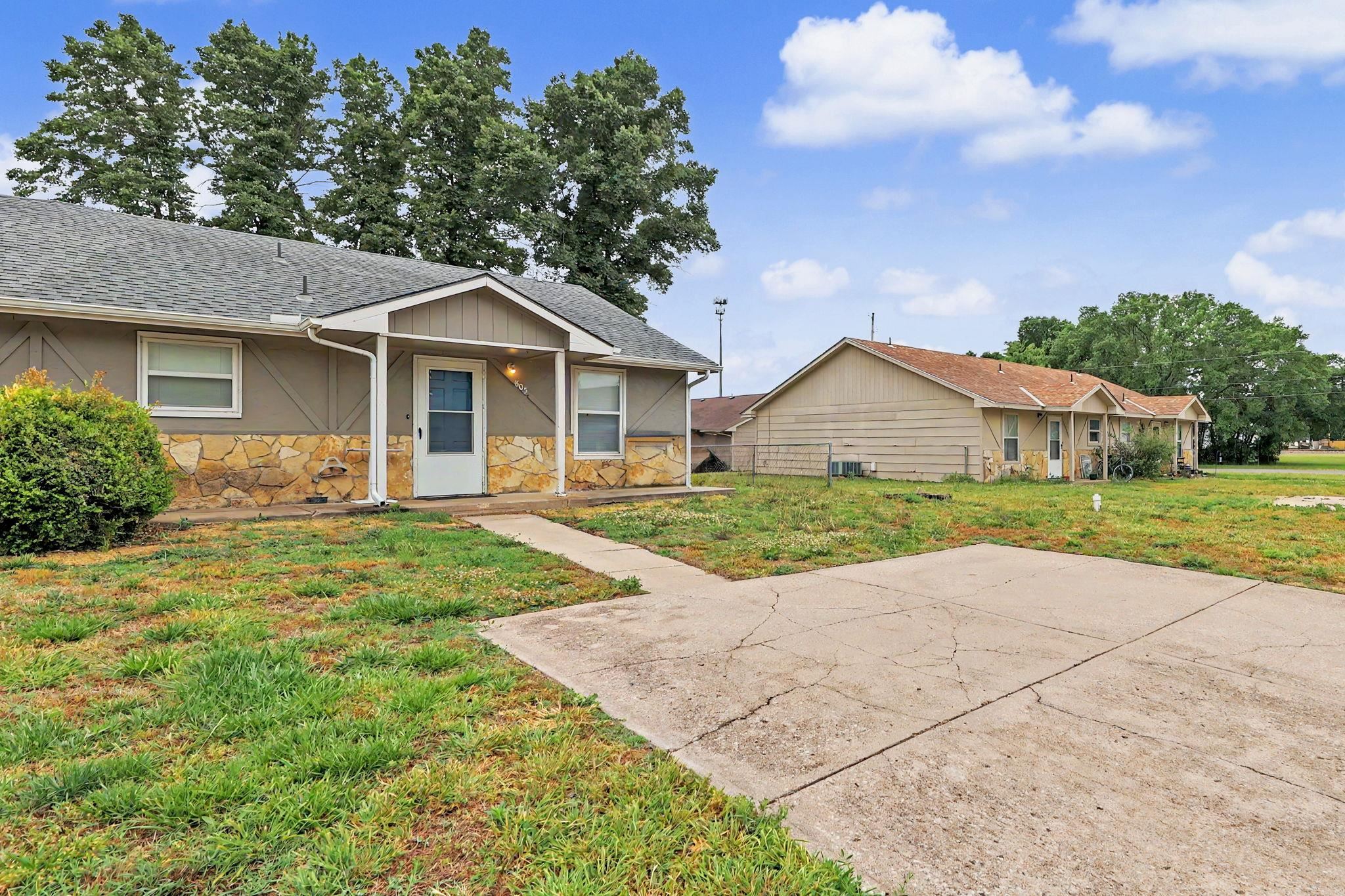 805-807 E 2nd Street Douglass KS 67039