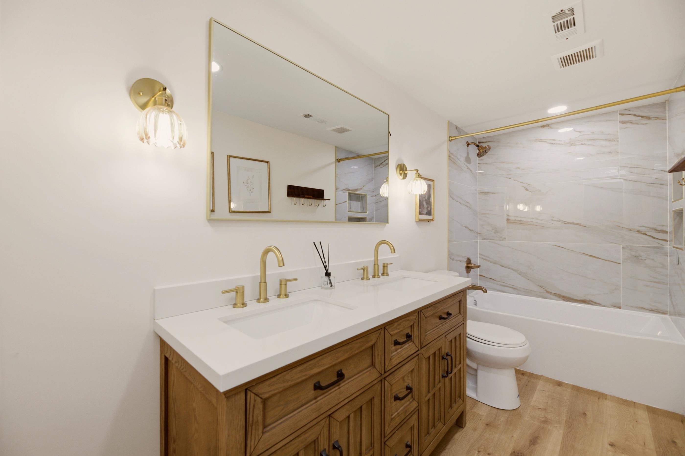 1832 S Bonn Wichita KS 67213