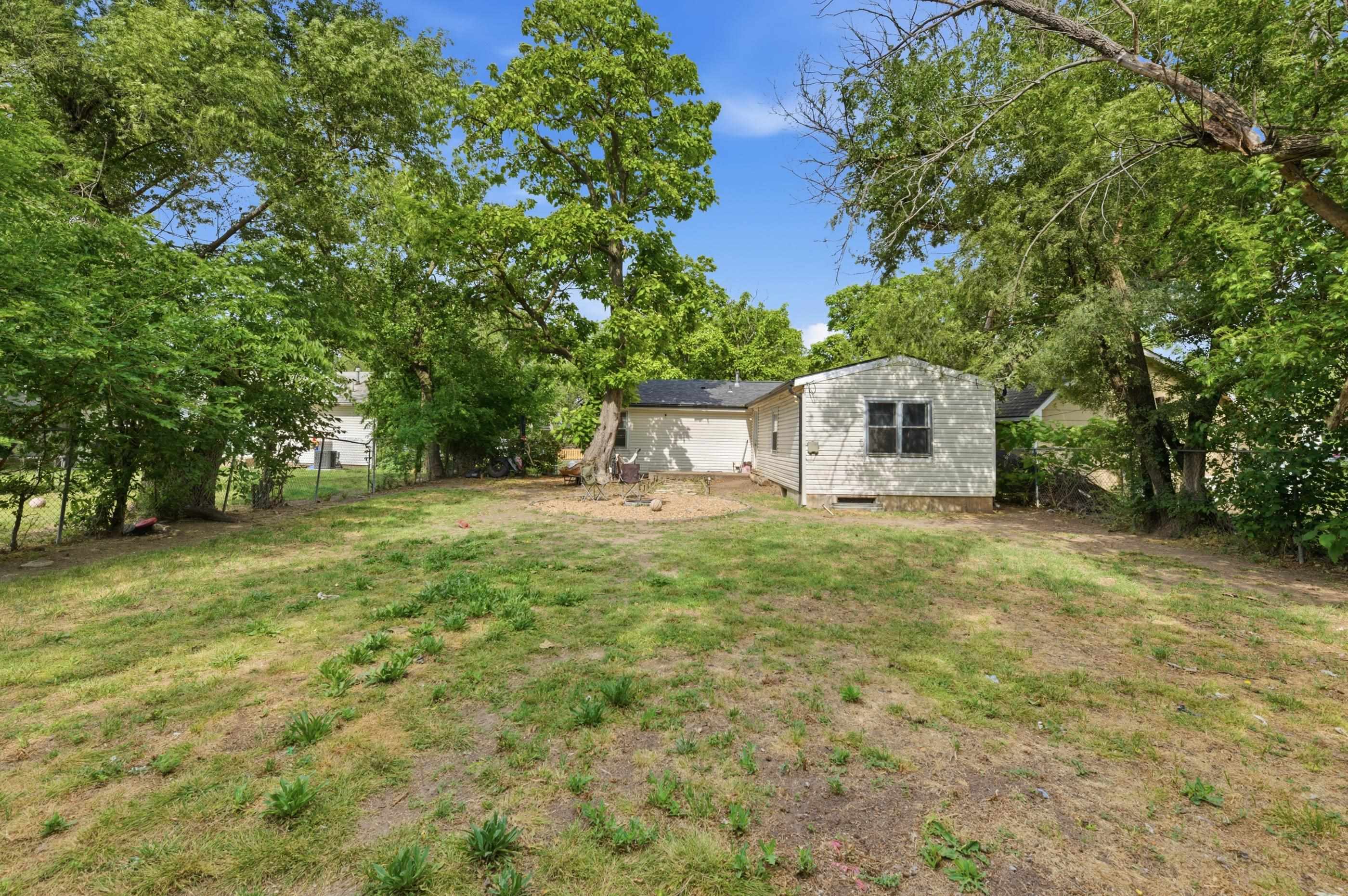 1832 S Bonn Wichita KS 67213
