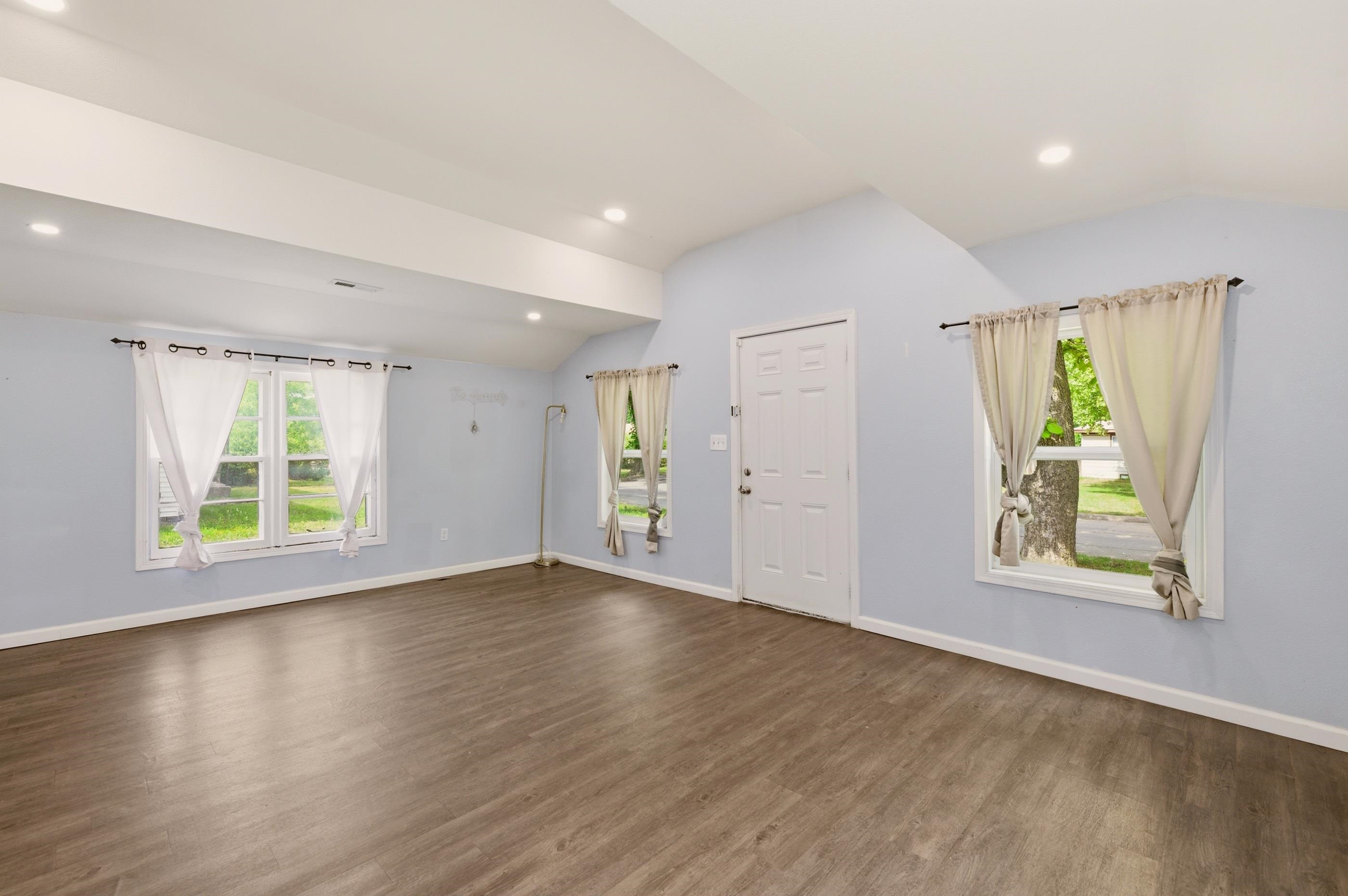 1832 S Bonn Wichita KS 67213