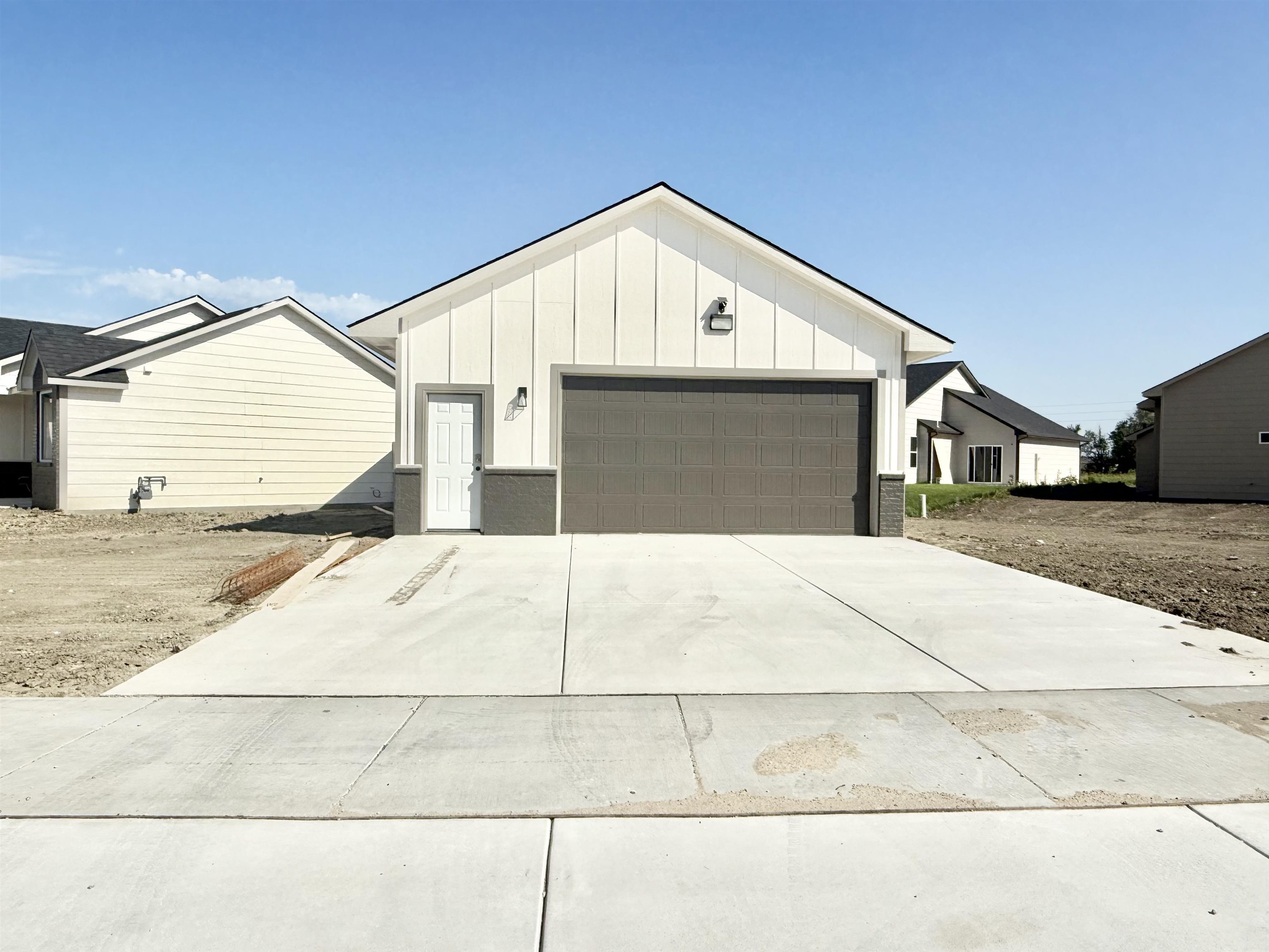 5464 N Toben Drive Bel Aire KS 67226