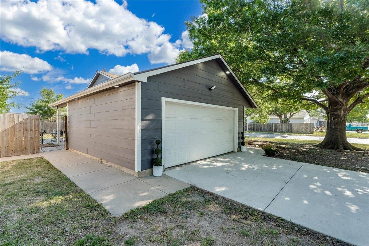 2902 W Maxwell Wichita KS 67217