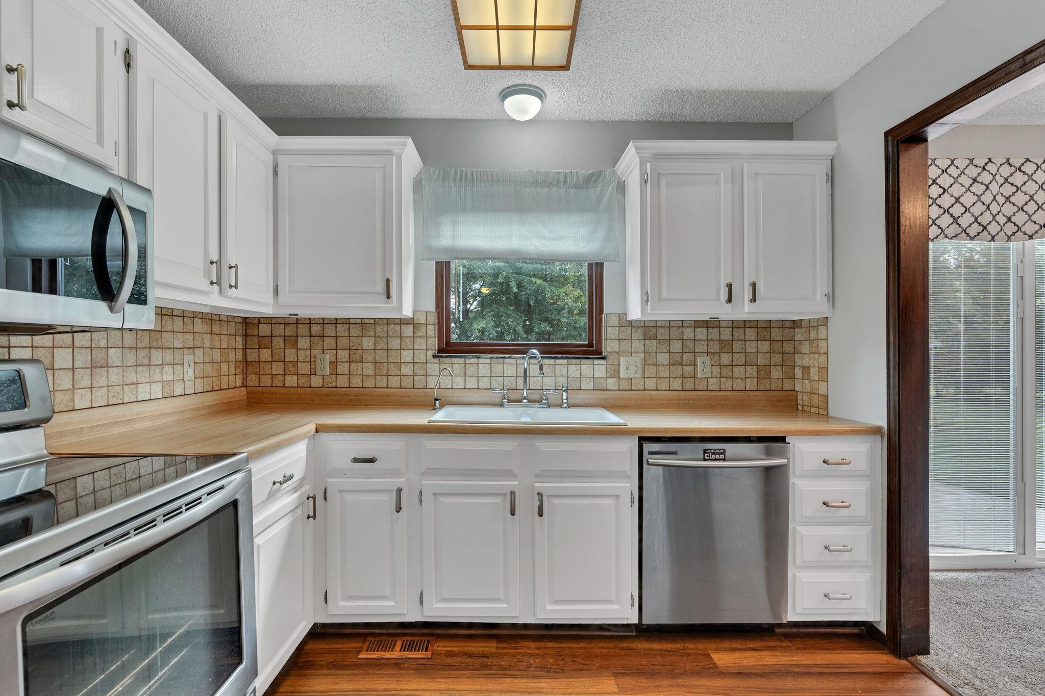 3305 Colonial Court Augusta KS 67010