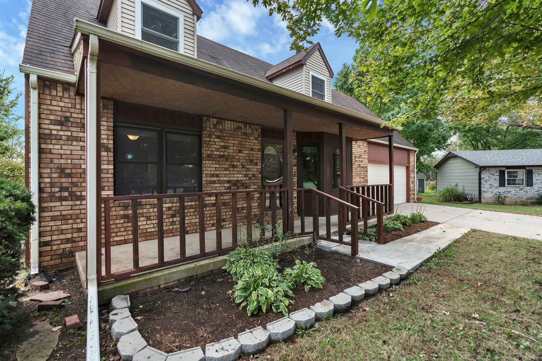 3305 Colonial Court Augusta KS 67010