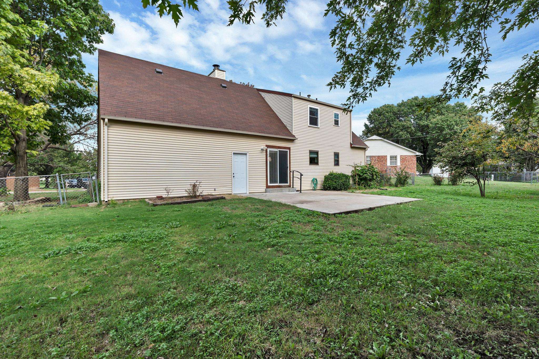 3305 Colonial Court Augusta KS 67010