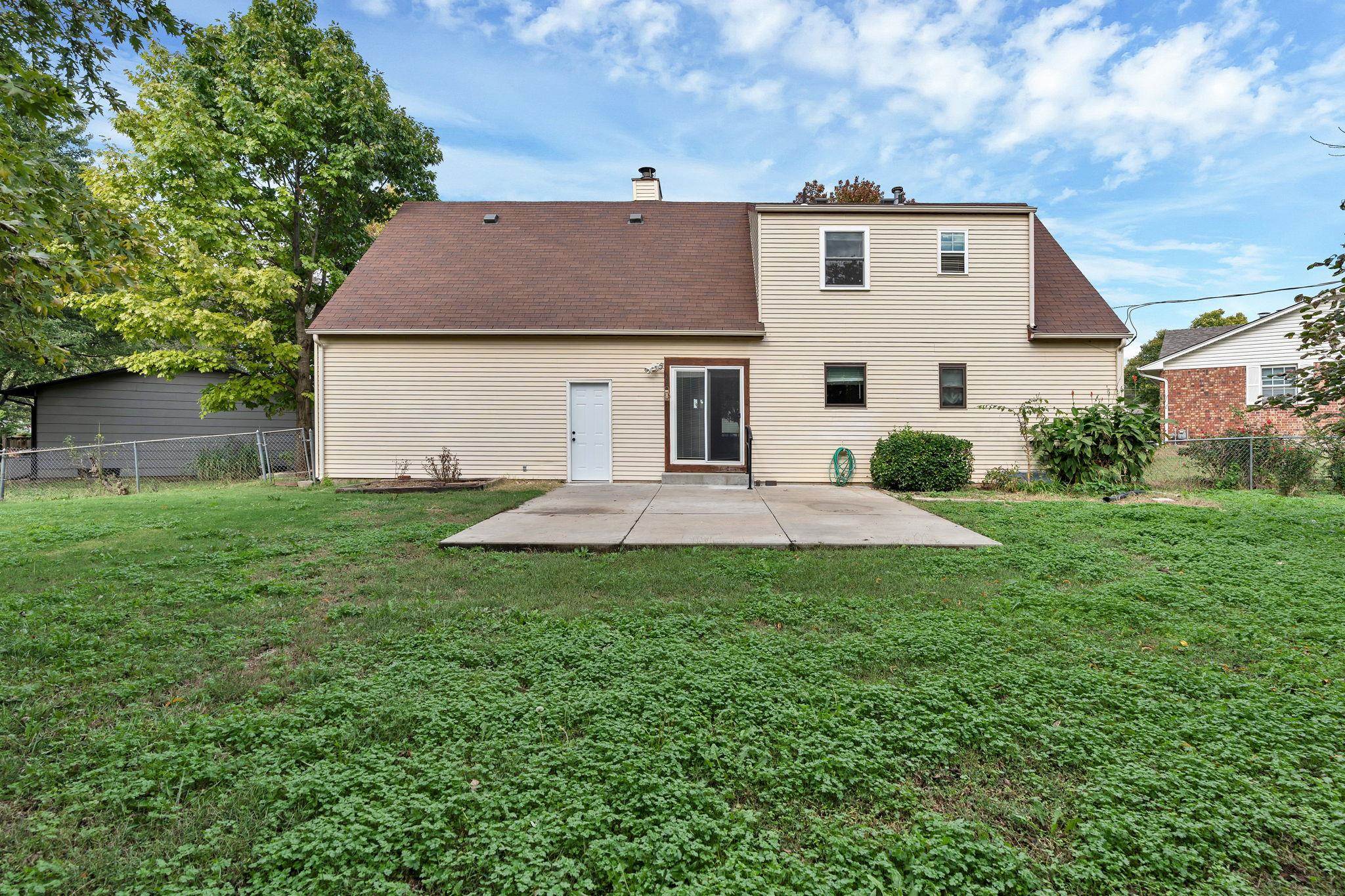 3305 Colonial Court Augusta KS 67010