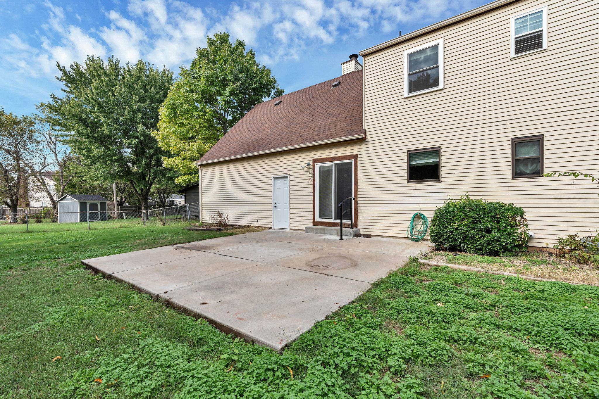 3305 Colonial Court Augusta KS 67010