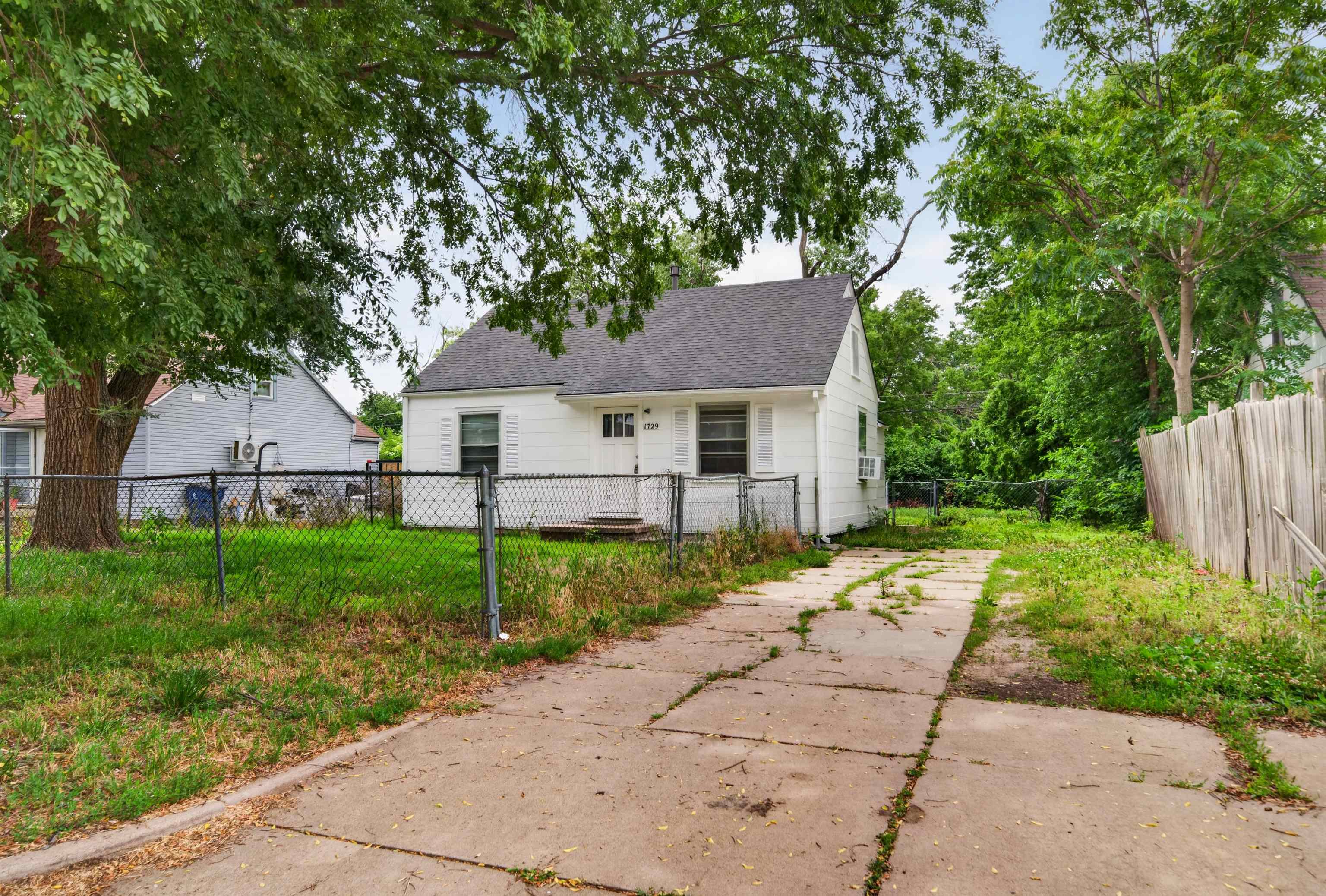 1729 E Looman Wichita KS 67219