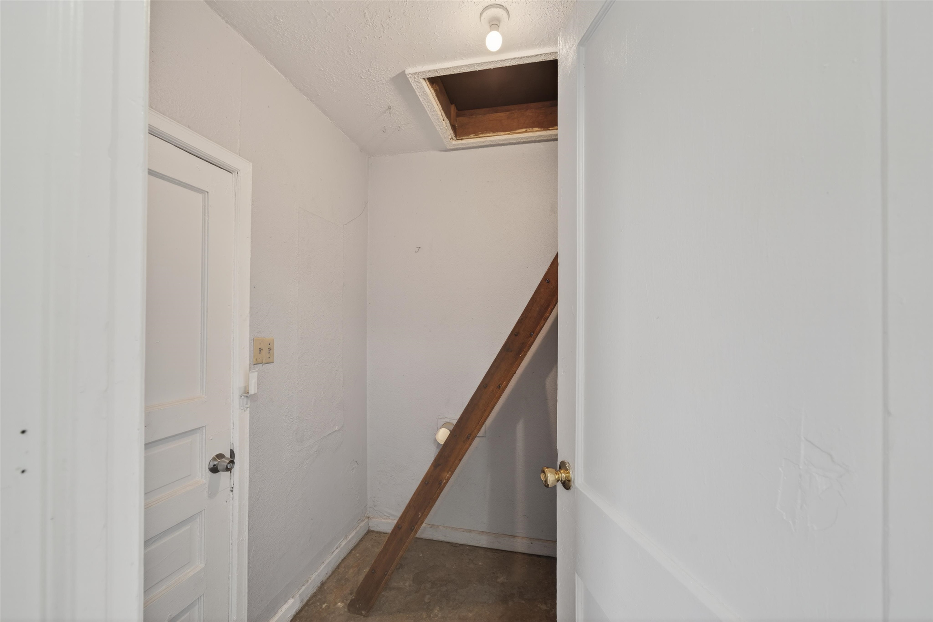1729 E Looman Wichita KS 67219