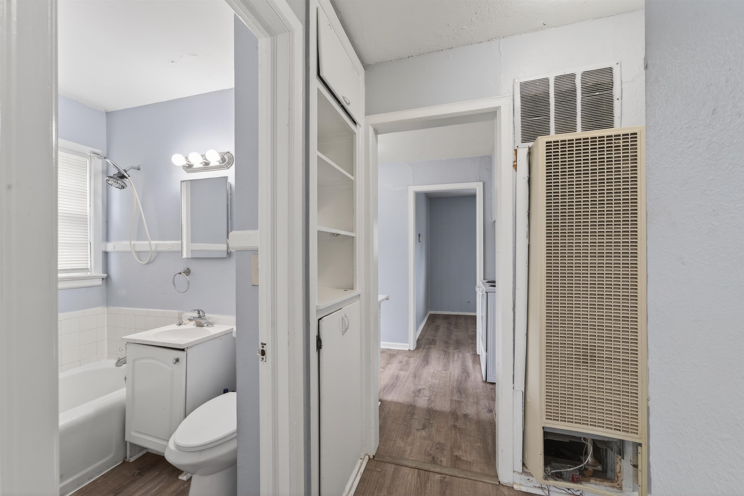 1729 E Looman Wichita KS 67219