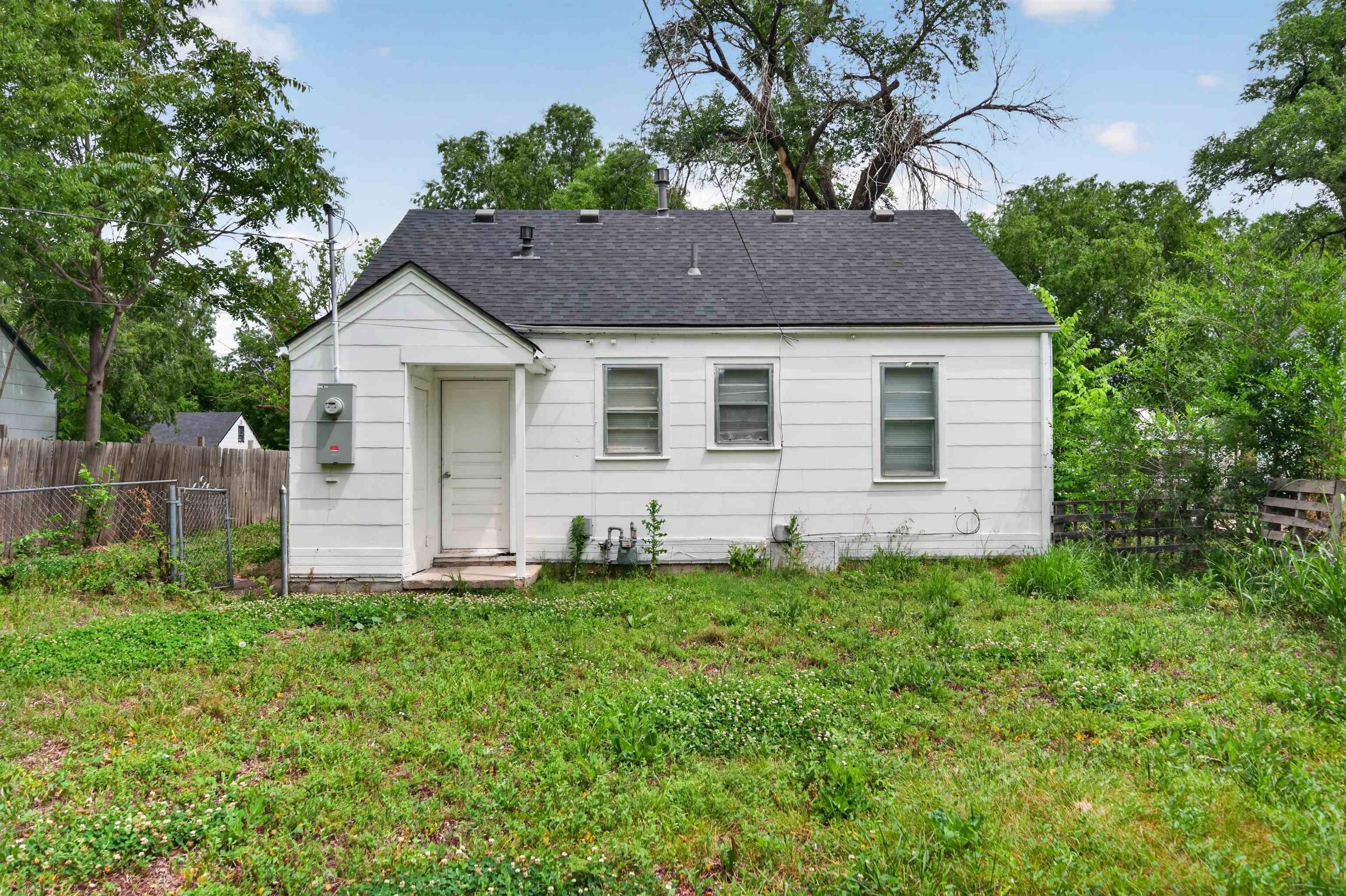 1729 E Looman Wichita KS 67219