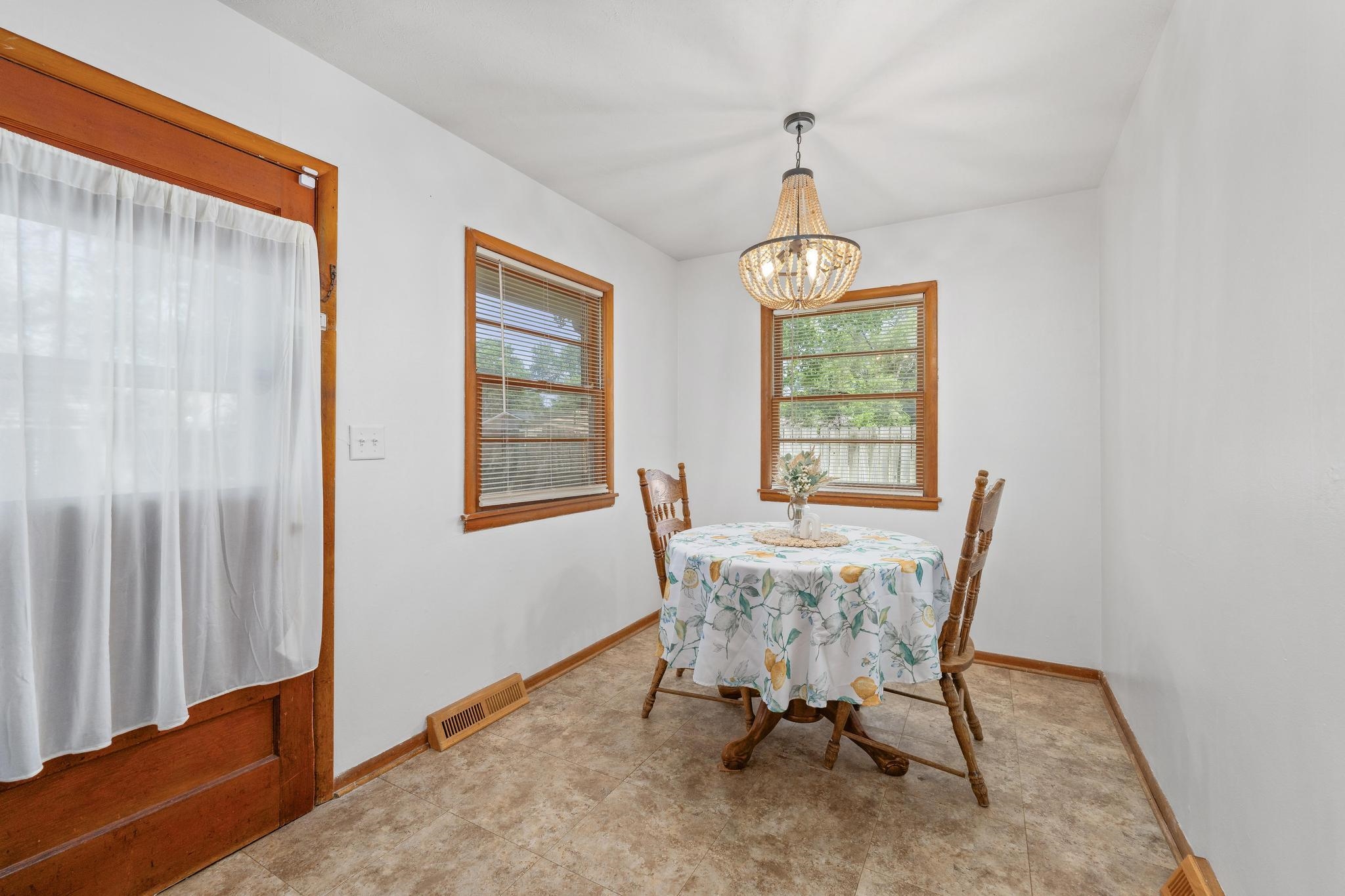 615 N Redbarn Wichita KS 67212