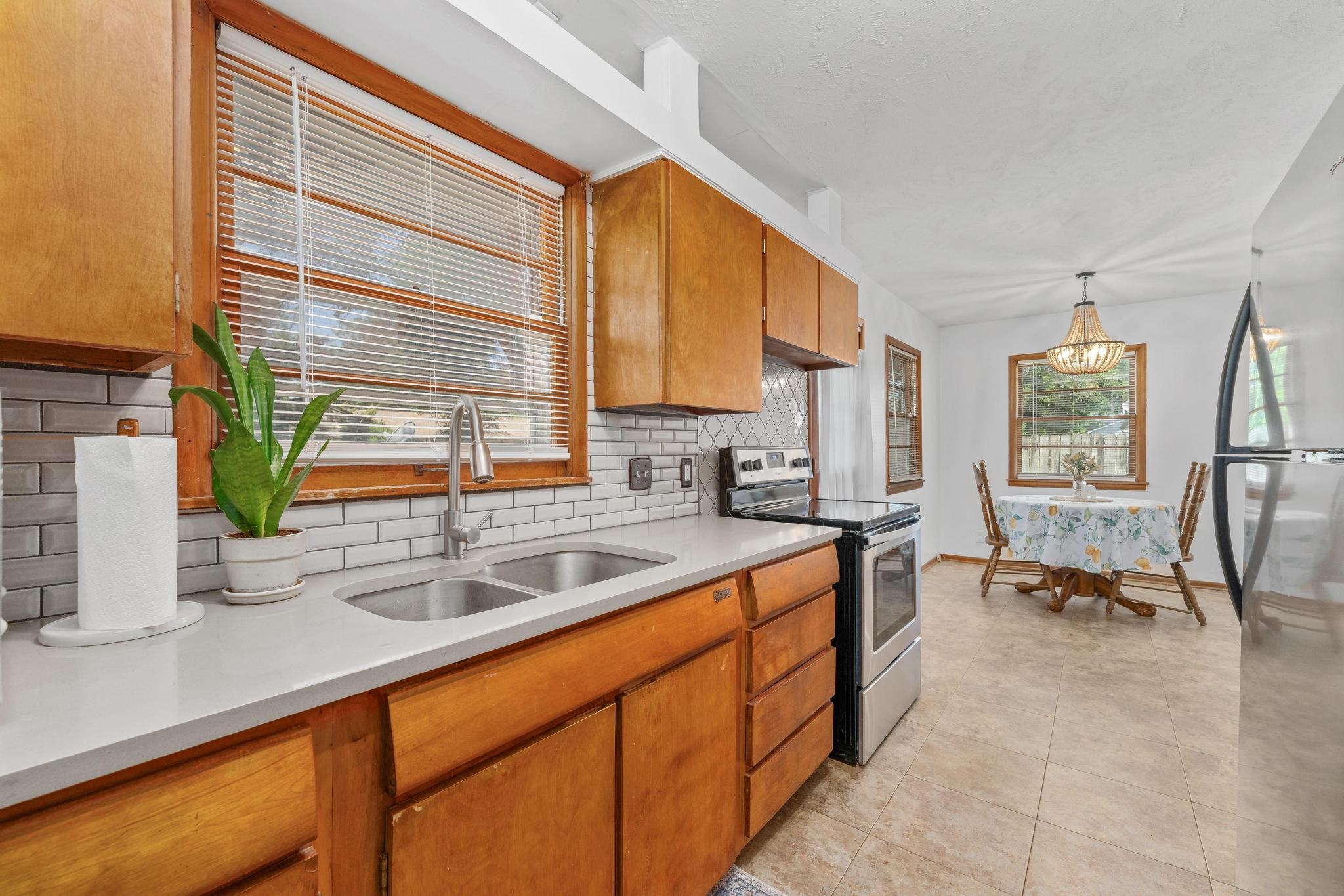 615 N Redbarn Wichita KS 67212