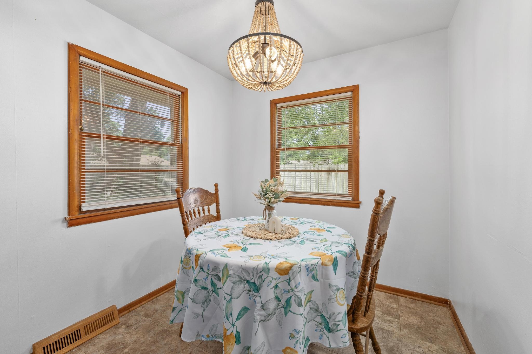 615 N Redbarn Wichita KS 67212