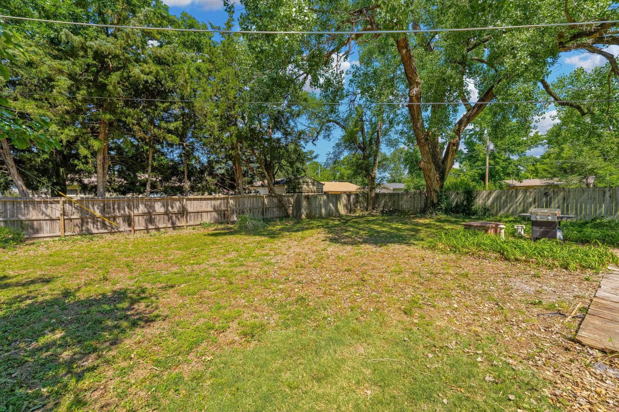 615 N Redbarn Wichita KS 67212