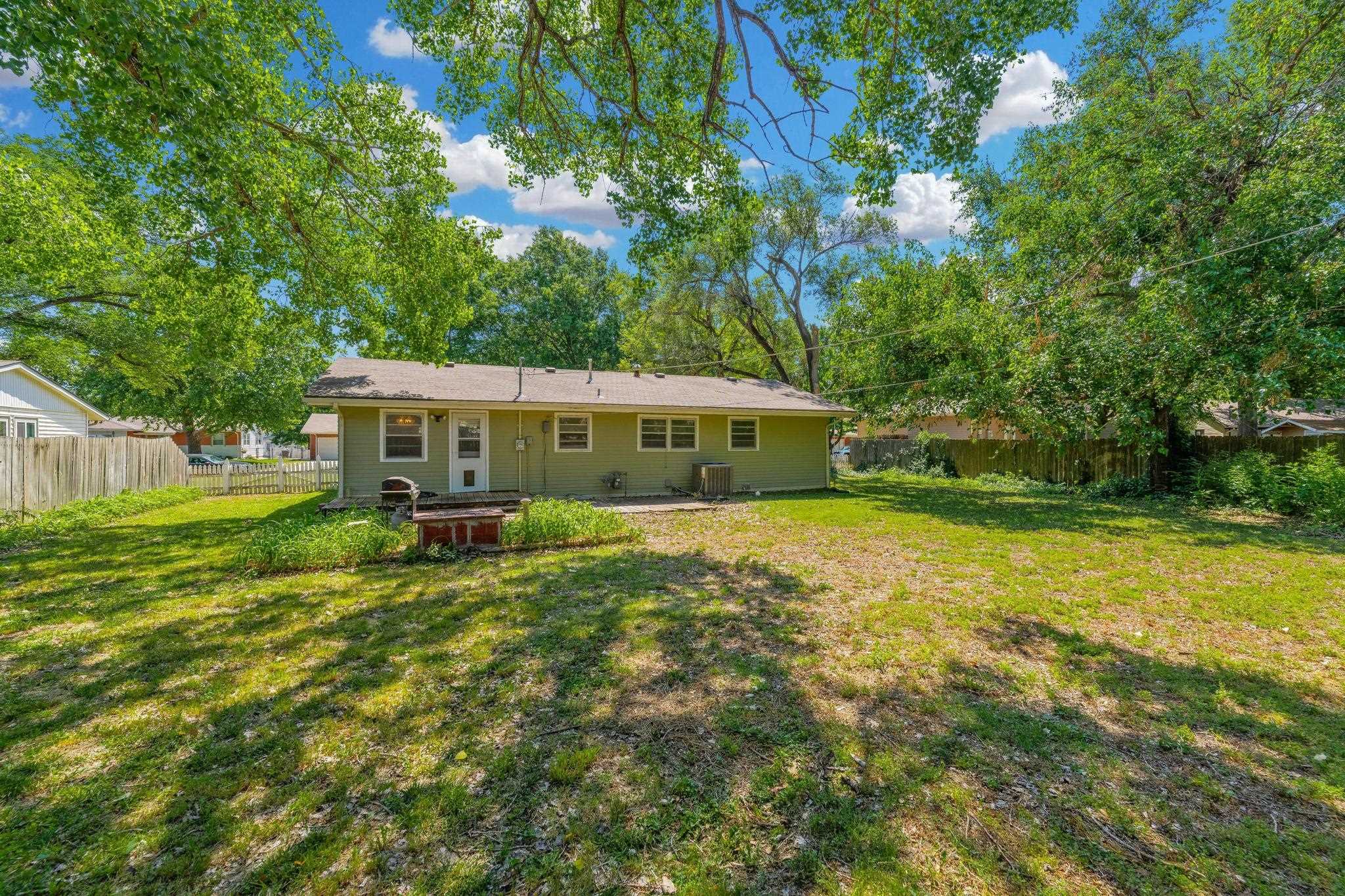 615 N Redbarn Wichita KS 67212
