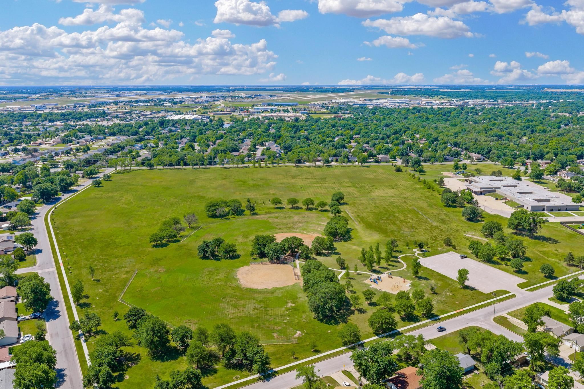 615 N Redbarn Wichita KS 67212