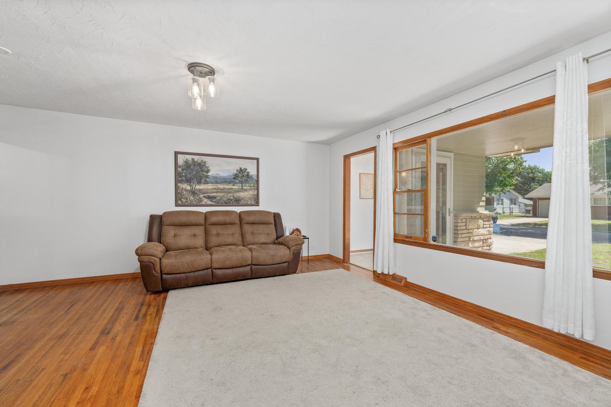 615 N Redbarn Wichita KS 67212